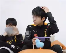 F1总决赛掀起高潮,庐州白虎队强势反弹胶东天狼队,高压逼抢奏功——二次进攻频频奏效的简单介绍-九游娱乐下载